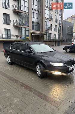 Седан Skoda Superb 2009 в Новояворовске