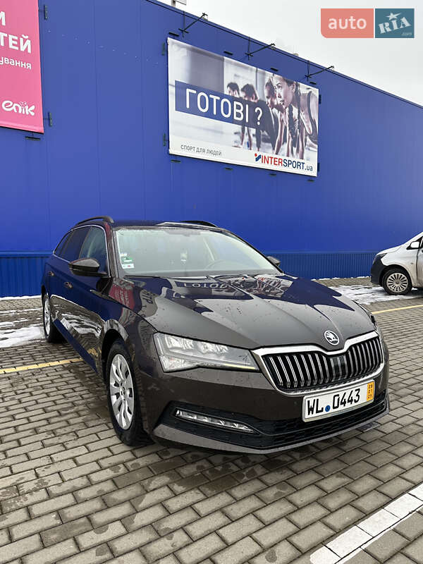 Універсал Skoda Superb 2021 в Нововолинську