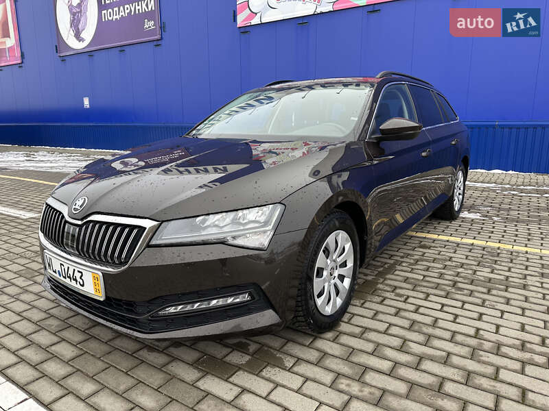 Універсал Skoda Superb 2021 в Нововолинську