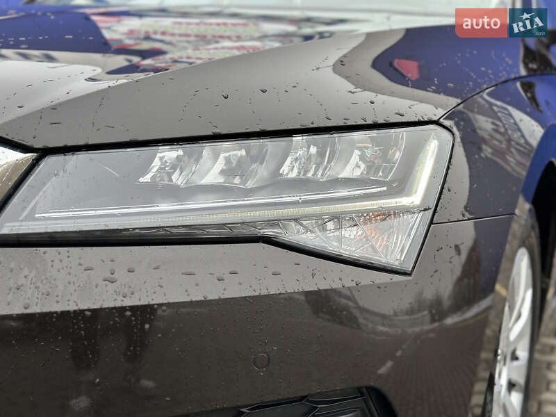 Універсал Skoda Superb 2021 в Нововолинську