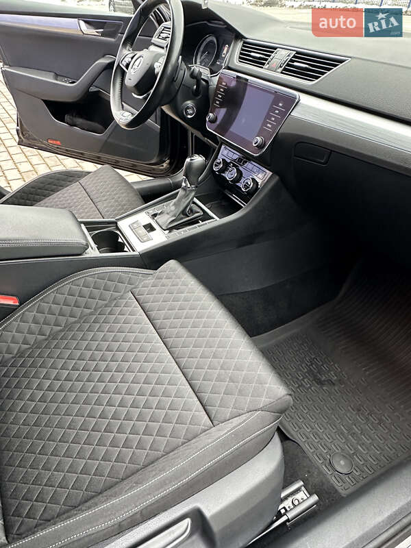 Універсал Skoda Superb 2021 в Нововолинську