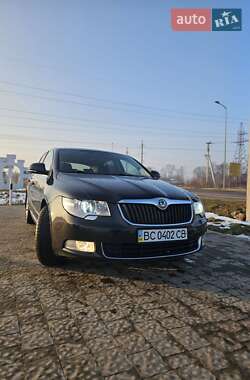 Лифтбек Skoda Superb 2009 в 