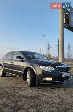 Лифтбек Skoda Superb 2009 в 