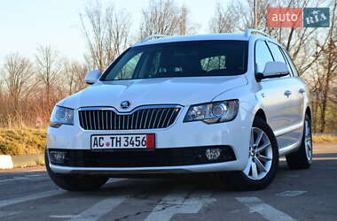 Универсал Skoda Superb 2014 в Дрогобыче