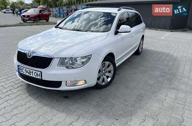 Універсал Skoda Superb 2011 в Дрогобичі