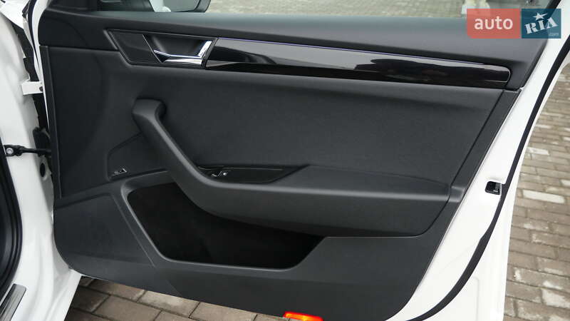 Универсал Skoda Superb 2019 в Львове