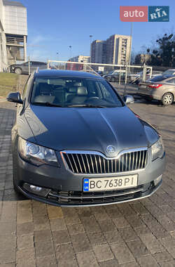 Універсал Skoda Superb 2013 в Львові