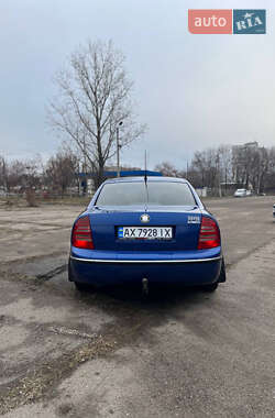 Лифтбек Skoda Superb 2002 в 