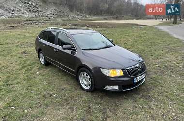 Універсал Skoda Superb 2011 в Дніпрі