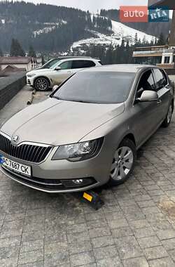 Лифтбек Skoda Superb 2013 в 