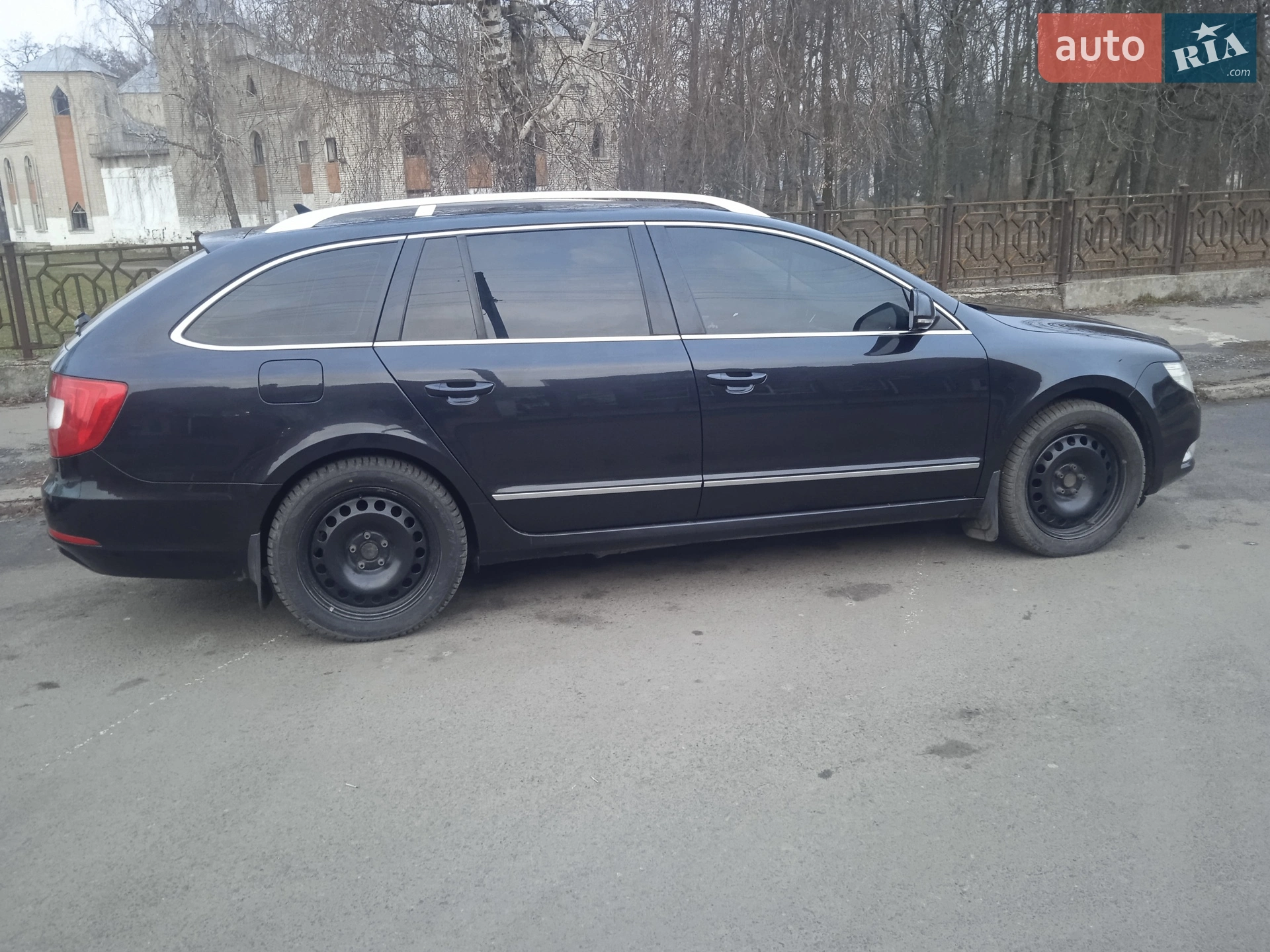 2010 Skoda Superb - мініатюра 9