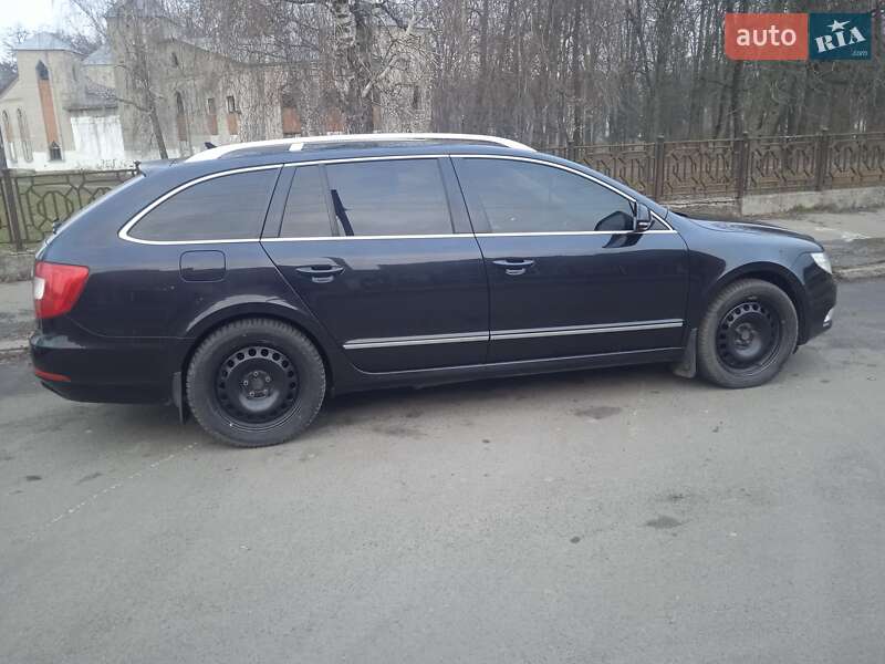 Універсал Skoda Superb 2010 в Гадячі