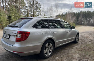 Универсал Skoda Superb 2014 в Новых Санжарах