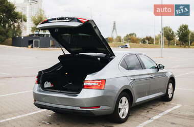 Лифтбек Skoda Superb 2017 в 