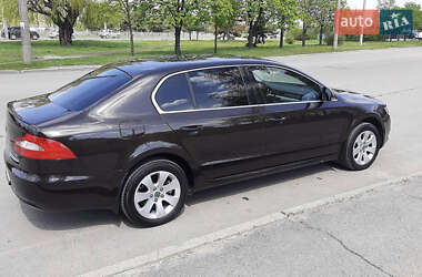 Лифтбек Skoda Superb 2012 в 