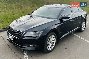Универсал Skoda Superb 2018 в 