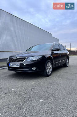 Універсал Skoda Superb 2015 в Виноградові