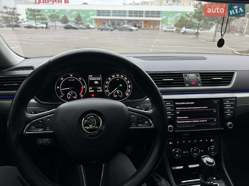 Универсал Skoda Superb 2015 в Николаеве