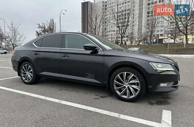 Лифтбек Skoda Superb 2018 в Киеве