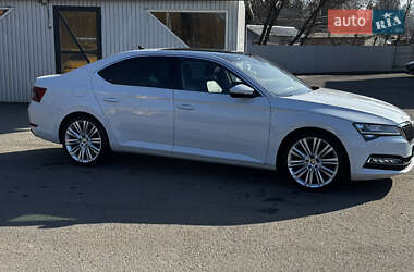 Лифтбек Skoda Superb 2019 в 