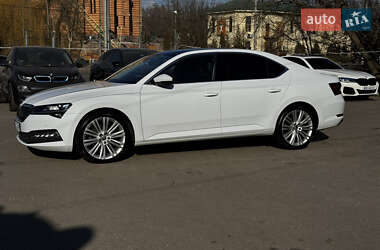 Лифтбек Skoda Superb 2019 в 