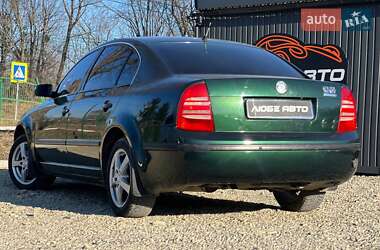 Лифтбек Skoda Superb 2003 в Стрые