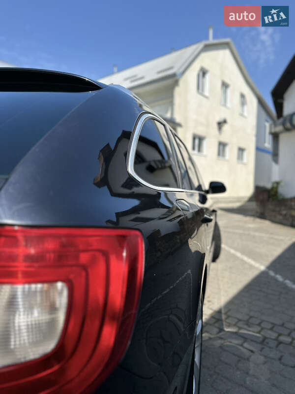 Универсал Skoda Superb 2012 в Долине