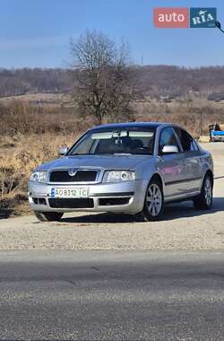 Лифтбек Skoda Superb 2002 в Солотвине