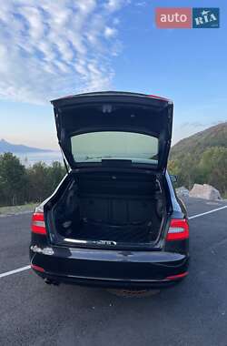 Лифтбек Skoda Superb 2013 в 