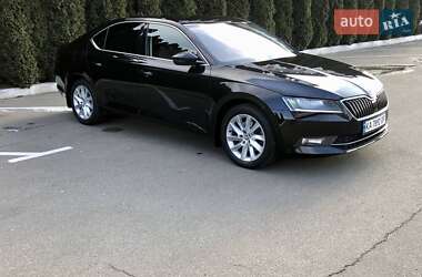 Лифтбек Skoda Superb 2017 в 