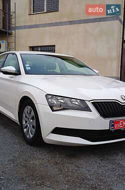 Лифтбек Skoda Superb 2016 в Дубно