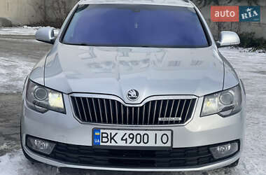 Универсал Skoda Superb 2013 в Ровно