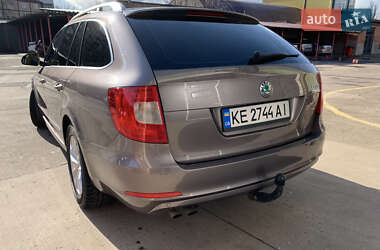 Универсал Skoda Superb 2011 в Кривом Роге