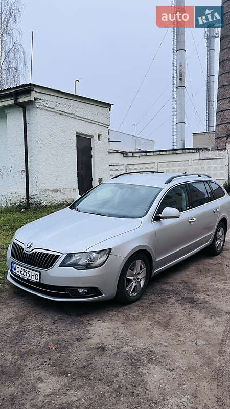 Универсал Skoda Superb 2015 в Нововолынске