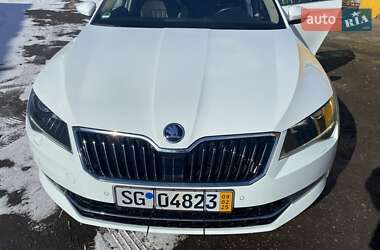 Універсал Skoda Superb 2016 в Києві