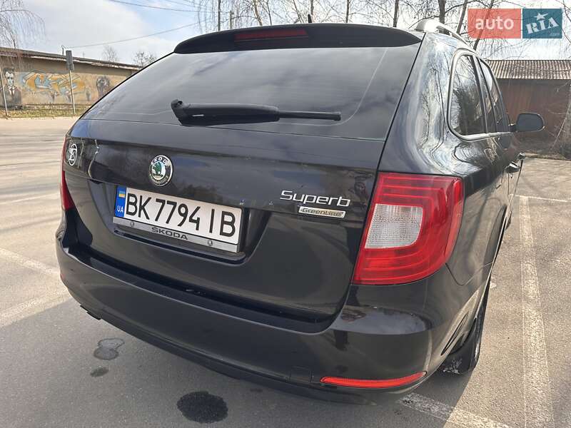Универсал Skoda Superb 2013 в Ровно