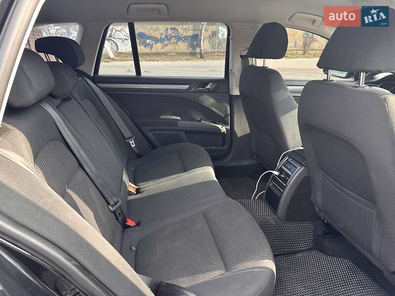 Универсал Skoda Superb 2013 в Ровно