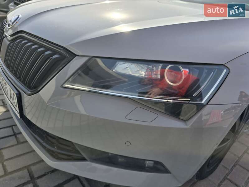 Лифтбек Skoda Superb 2018 в Львове
