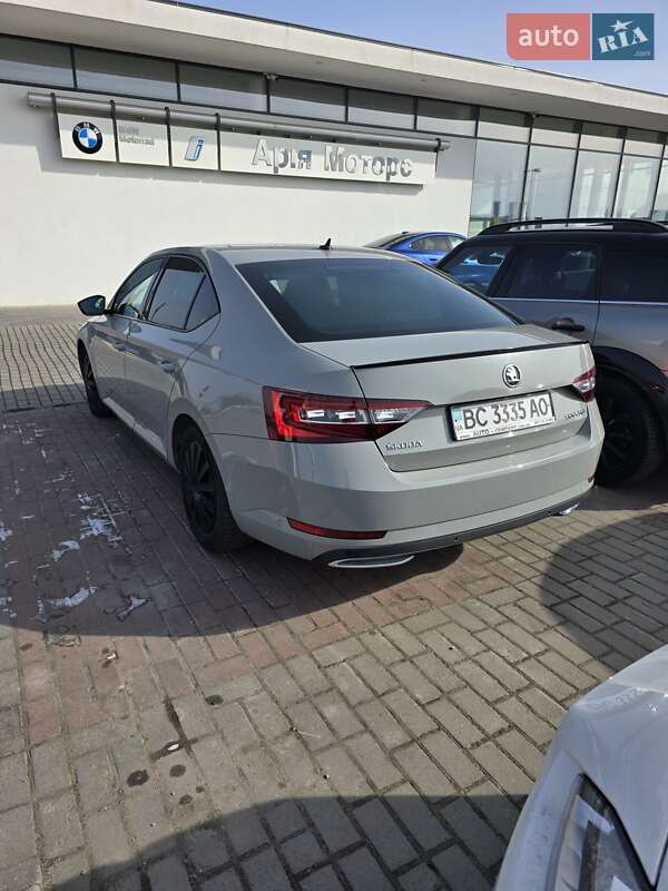 Лифтбек Skoda Superb 2018 в Львове