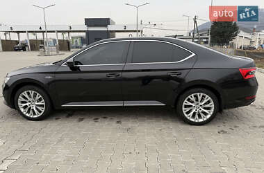 Ліфтбек Skoda Superb 2022 в 