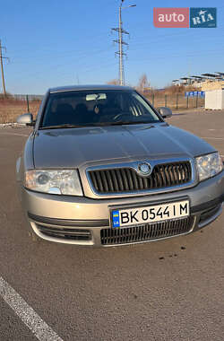 Лифтбек Skoda Superb 2006 в Ровно