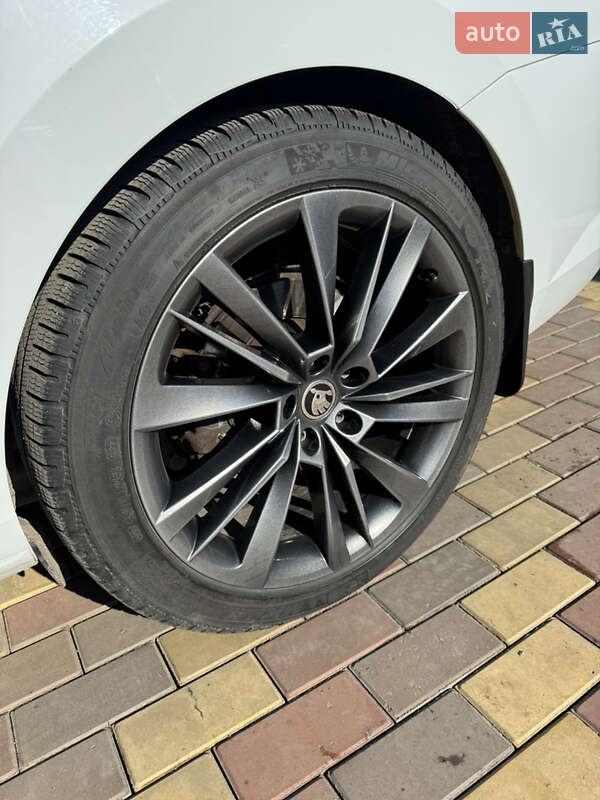 Универсал Skoda Superb 2019 в Кривом Роге