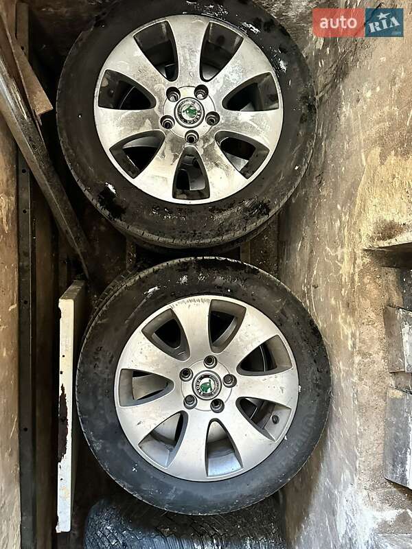 Универсал Skoda Superb 2012 в Ровно