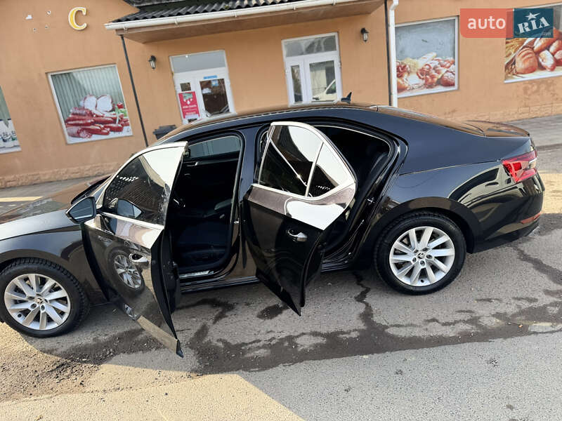 Лифтбек Skoda Superb 2019 в Мукачево
