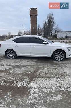 Лифтбек Skoda Superb 2017 в 