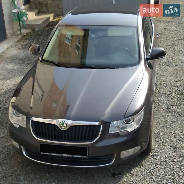 Лифтбек Skoda Superb 2011 в Луцке