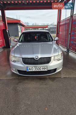 Лифтбек Skoda Superb 2012 в 