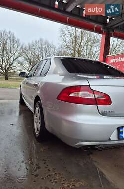 Лифтбек Skoda Superb 2012 в 