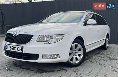 Универсал Skoda Superb 2011 в Дрогобыче