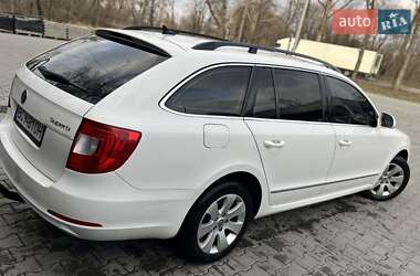 Універсал Skoda Superb 2011 в Дрогобичі